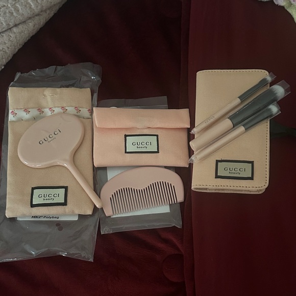 Gucci Beauty Pink Hair Accessory Collection - Picture 2 of 6